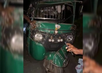 বাউফল-বগা মহাসড়কে সিএনজি উল্টে ৪ জন আহত