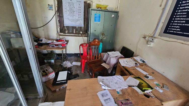 মিছিল করে ইউনিয়ন পরিষদ ভাঙচুর করল যুবদল নেতা