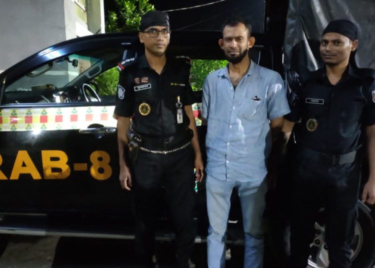 হত্যা চেষ্টা মামলার পলাতক আসামিকে গ্রেপ্তার করেছে র্যাব