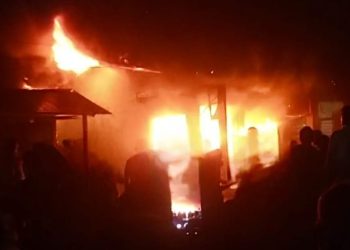 বাউফলের কালাইয়া বন্দরে দুই দোকান আগুনে পুড়ে ছাই