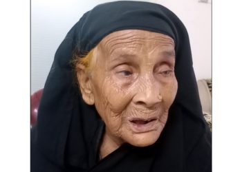 জমিজমা হাতিয়ে ঘর থেকে তাড়িয়ে দেওয়া হলো বিধবা অশীতিপর ফাতেমাকে