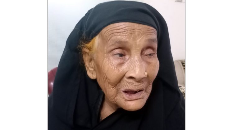 জমিজমা হাতিয়ে ঘর থেকে তাড়িয়ে দেওয়া হলো বিধবা অশীতিপর ফাতেমাকে