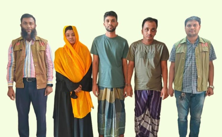 আমতলীতে এক নারীসহ তিন বিকাশ প্রতারক গ্রেপ্তার