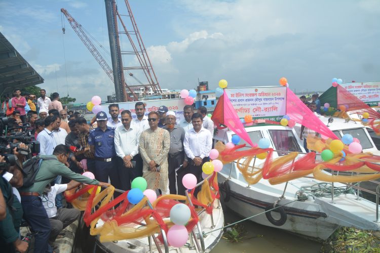 নদী ও সাগরে মাছ ধরায় ২২ দিনের নিষেধাজ্ঞা শুরু : চালের সাথে নগদ টাকা চান জেলেরা