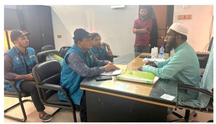 বাউফল স্বাস্থ্য কমপ্লেক্সে দুদকের অভিযান: মালির হাতে রোগী চিকিৎসা!