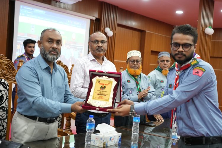 স্কাউটিংয়ের মাধ্যমে সুনাগরিক হিসেবে গড়ে তোলা সম্ভব : ভিসি রফিকুল ইসলাম