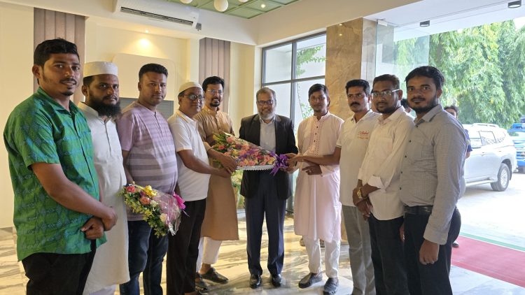 প্রেস কাউন্সিল চেয়ারম্যানের সাথে কুয়াকাটা প্রেসক্লাবের সাংবাদিকদের মতবিনিময়ব