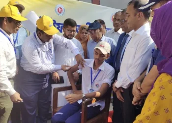 পটুয়াখালীতে টাইফয়েড টিকা প্রদানের আনুষ্ঠানিক উদ্বোধন