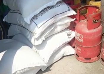 দশমিনায় জেলেদের চাল বিক্রির অভিযোগ ইউপি সদস্যের বিরুদ্ধে