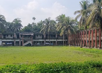 দুমকিতে টানা তৃতীয় দিনেও কর্মবিরতি, অচল শিক্ষা কার্যক্রম