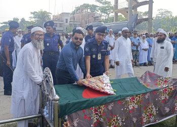 দুমকিতে বীর মুক্তিযোদ্ধা আব্দুল মান্নান হাওলাদারের রাষ্ট্রীয় মর্যাদায় দাফন সম্পন্ন