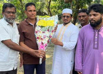 দেড়যুগ পর কারামুক্ত মঞ্জু, ফুল ও মিষ্টিতে শুভেচ্ছা ড. মাসুদের