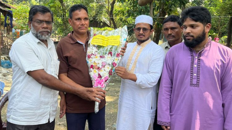 দেড়যুগ পর কারামুক্ত মঞ্জু, ফুল ও মিষ্টিতে শুভেচ্ছা ড. মাসুদের