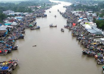 কলাপাড়ায় ৫০ হাজার মৎস্যজীবী পরিবারের পেশা ও সামুদ্রিক মৎস্য আহরণে বিপর্যয়ের শঙ্কা