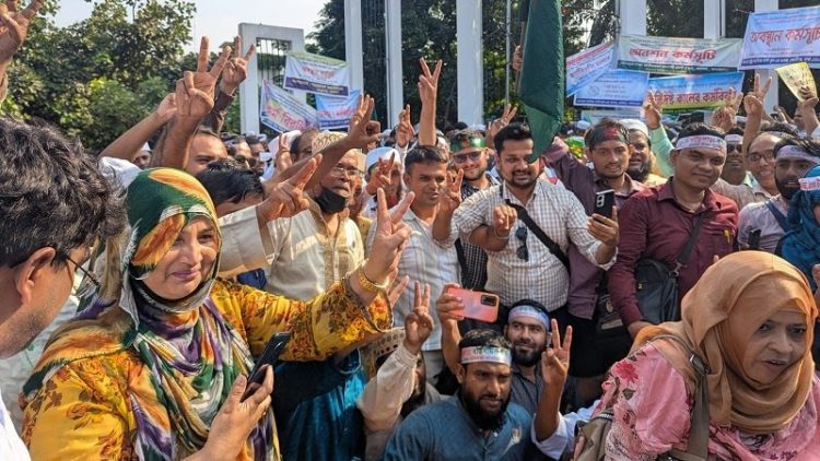 আন্দোলন স্থগিত, কাল থেকে ক্লাসে ফিরছেন শিক্ষকরা