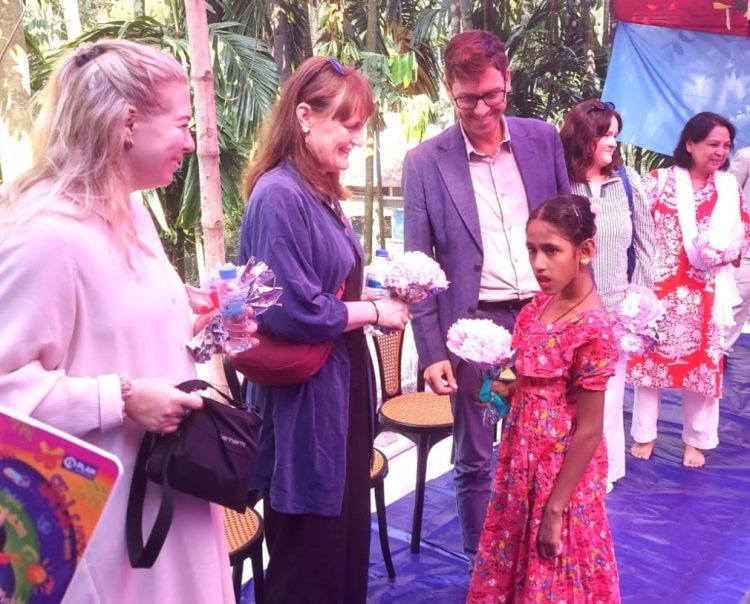বরগুনার গার্লস গেট ইকুয়্যাল ২.০ কার্যক্রম পরিদর্শন করলেন নরওয়ের রাষ্ট্রদূত