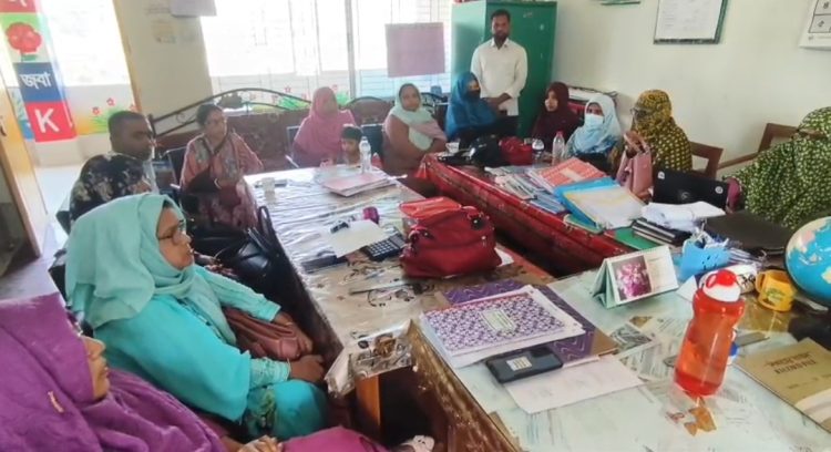 তিনদফা দাবিতে কলাপাড়ায় কর্মবিরতিতে ১৭১ প্রাথমিক বিদ্যালয়ের সহকারী শিক্ষকরা