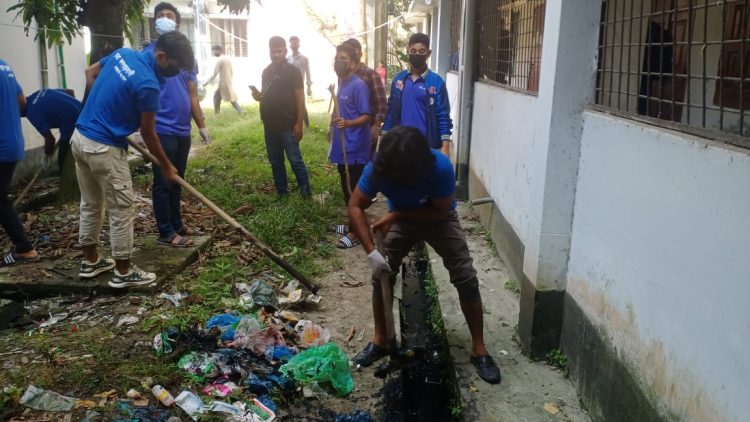 কলাপাড়ায় হাসপাতাল অভ্যন্তর ক্যাম্পাসসহ আশপাশে ‘আমরা কলাপাড়াবাসী’র পরিচ্ছন্নতা কার্যক্রম