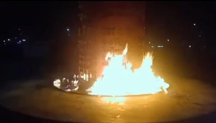 ‎পটুয়াখালীতে গভীর রাতে জুলাই স্মৃতিস্তম্ভে অগ্নিসংযোগ