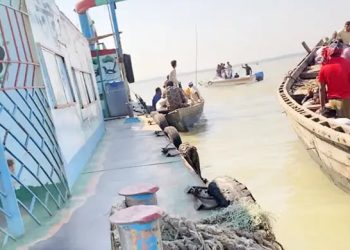 ভোলার মেঘনায় অবৈধভাবে বালু তোলায় বাধা দেওয়ায় হামলা-গুলি, আহত ৪