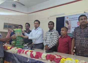 দশমিনায় বীনামূল্যে বীজ ও রাসায়নিক সার বিতরণের শুভ উদ্বোধন