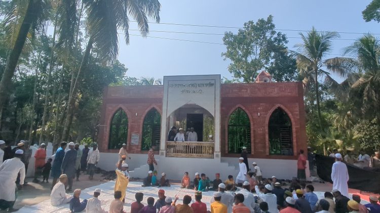 দশমিনায় শতবর্ষী মসজিদের উদ্বোধন