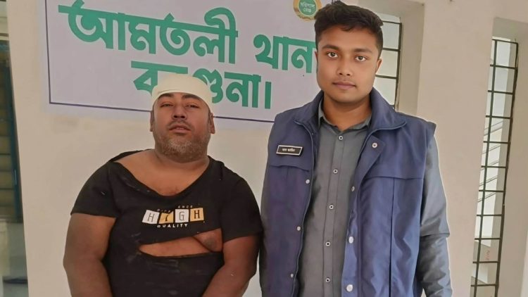 আমতলীতে পুলিশের ধাওয়ায় ডাকাত দলের পালিয়ে যাওয়ার চেষ্টা, দুইজন আটক
