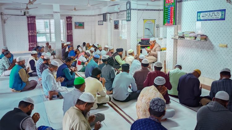 কুয়াকাটাসহ উপকূলীয় এলাকায় খালেদা জিয়ার সুস্থতা কামনায় দোয়া মাহফিল