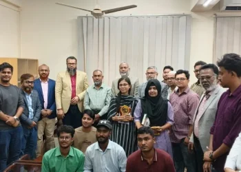 পবিপ্রবিতে জাতীয় বিপ্লব ও সংহতি দিবসে আয়োজিত প্রতিযোগিতায় বিজয়ীদের মধ্যে পুরস্কার বিতরণ