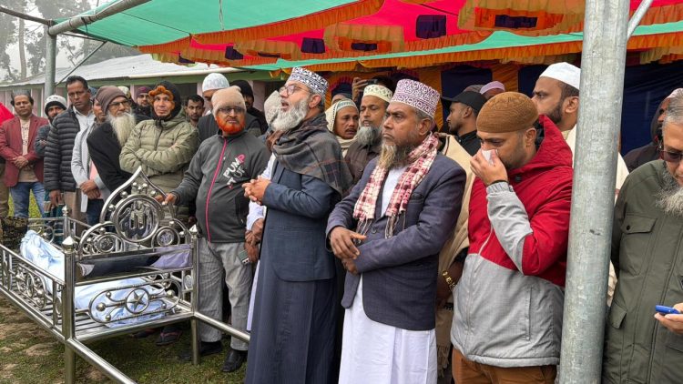 ‎সাঈদীর বিরুদ্ধে মামলার সাক্ষী না হওয়ায়‎ মুক্তিযোদ্ধা কমান্ডারের জানাজায় অশ্রুসিক্ত মাসুদ সাঈদী