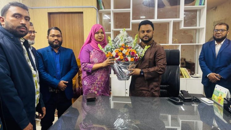 দুমকিতে নতুন ইউএনও মোছাঃ ফরিদা সুলতানার দায়িত্ব গ্রহণ