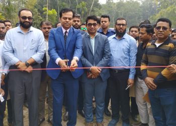 চরকাউয়ায় আড়াইহাজার একর জমির ফসল চাষে খাল খনন উদ্বোধন করলেন জেলা প্রশাসক