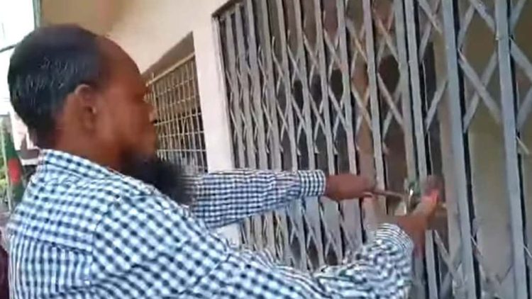 আমতলীতে ১৫২টি বিদ্যালয়ে কমপ্লিট শাটডাউন পালিত