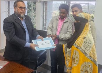 পটুয়াখালী-১ আসন: শহিদুল ইসলাম ফাহিমের পক্ষে মনোনয়নপত্র সংগ্রহ করলেন শহীদ পরিবার