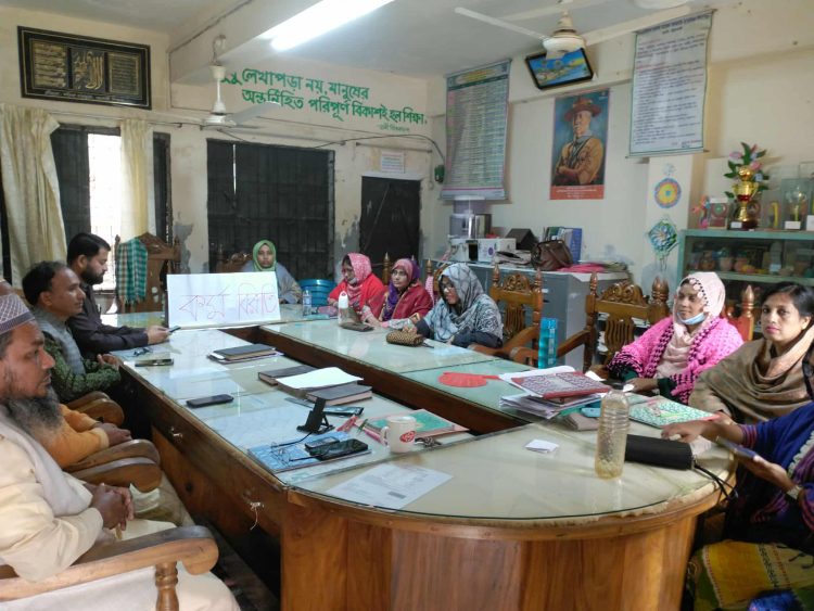 দুমকীতে প্রাথমিক শিক্ষকদের কর্মবিরতি, পরীক্ষা বন্ধ