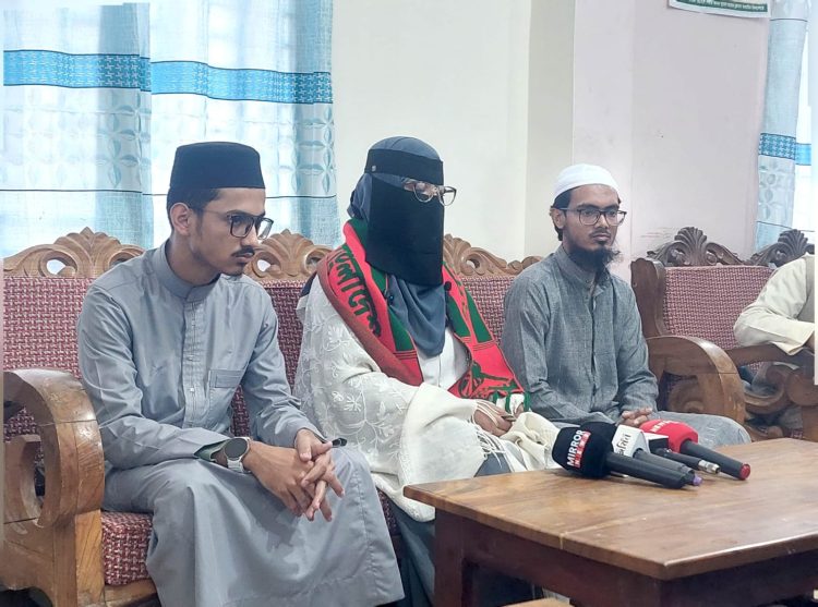 চরফ্যাশনে হাতপাখার নারী কর্মীদের ওপর জামায়াতের হামলার অভিযোগ