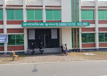 রাষ্ট্রীয় শোক: পায়রা সেতু টোলপ্লাজায় ওড়েনি জাতীয় পতাকা, স্থানীয়দের ক্ষোভ