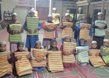 দুমকিতে গভীর রাতে হাফিজি মাদ্রাসায় ইউএনও’র কম্বল বিতরণ