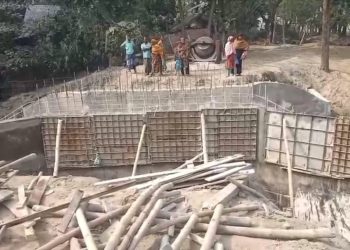 গলাচিপায় নির্মাণের একদিন পরই ভেঙে পড়ল কালভার্ট