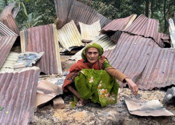 ‎পটুয়াখালীতে জমিজমা সংক্রান্ত বিরোধের জেরে পুলিশ সদস্যের বসতঘরে অগ্নিসংযোগের অভিযোগ