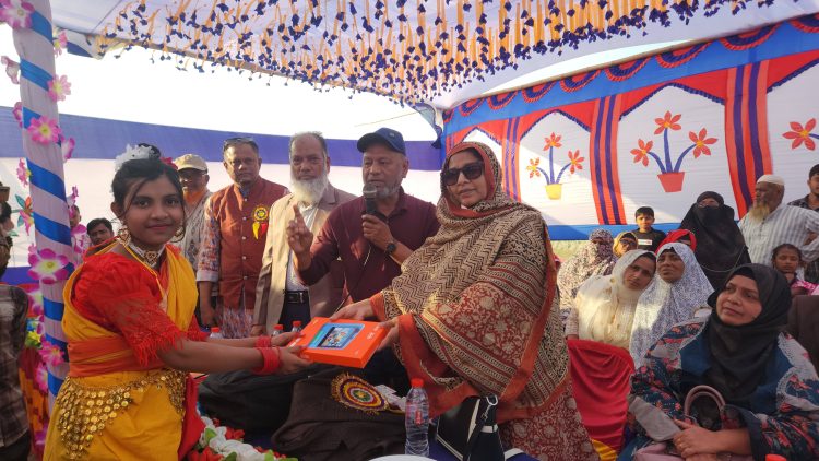 গলাচিপায় আলহাজ্ব আবদুল খালেক মোল্লা নিম্ন মাধ্যমিক বিদ্যালয়ের বার্ষিক ক্রীড়া ও সাংস্কৃতিক অনুষ্ঠান সম্পন্ন