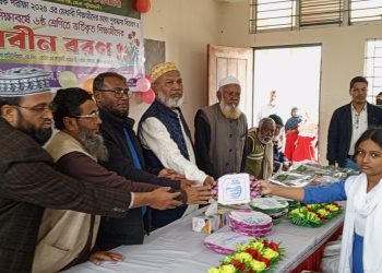 মির্জাগঞ্জের চরখালী সমবায় মাধ্যমিক বিদ্যালয়ের শিক্ষার্থীদের নবীনবরণ ও স্কুলব্যাগ বিতরণ