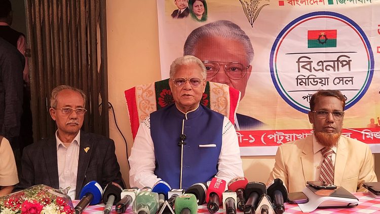 জাতীয় সংসদ নির্বাচন বানচালে দেশি বিদেশি ষড়যন্ত্র চলছে : আলতাফ হোসেন চৌধুরী