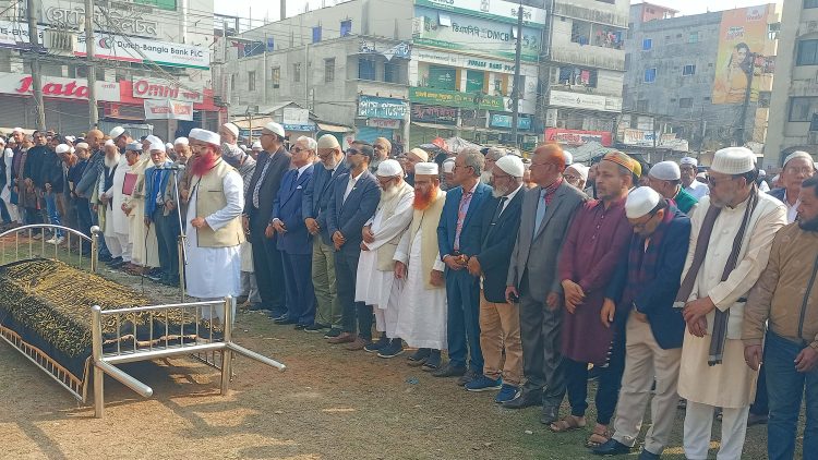 পটুয়াখালীতে আ.লীগনেতা সবীর গাজীর ছেলে অর্ক’র জানাজায় মানুষের ঢল