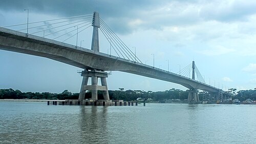 অভিমানে পায়রা সেতু থেকে নদীতে ঝাঁপ কলেজছাত্রীর, অলৌকিক উদ্ধার