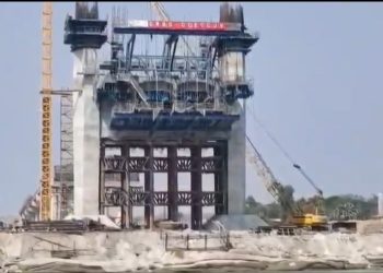 পায়রা বন্দরের ফোরলেন সেতুর সাটার ভেঙে নদীতে পড়ে এক শ্রমিক নিহত, আহত ১০