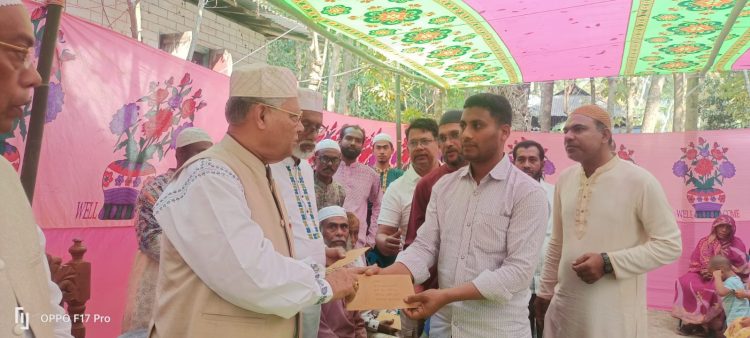 মির্জাগঞ্জে অগ্নিকান্ডে ক্ষতিগ্রস্ত পরিবারের পাশে সংসদ সদস্য আলতাফ হোসেন চৌধুরী