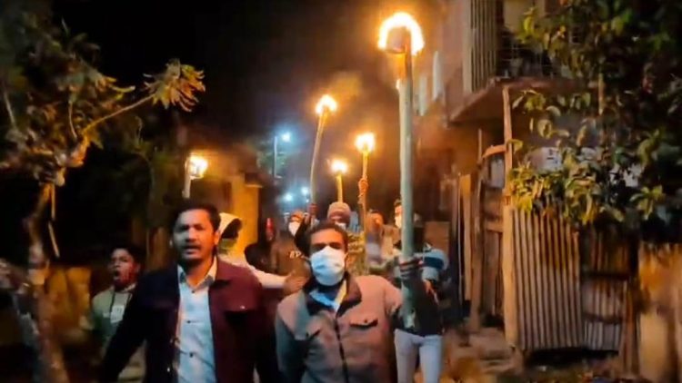 গলাচিপায় নিষিদ্ধ ছাত্রলীগ কর্মীদের মশাল মিছিল