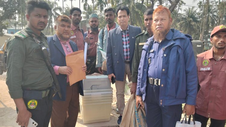 আমতলীতে ঝুঁকিপূর্ণ ভোটকেন্দ্রের সংখ্যা ১৮টি, নেওয়া হয়েছে পাঁচ স্তুরের নিরাপত্তা ব্যবস্থা