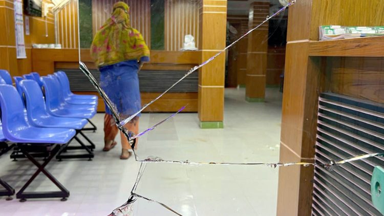 পাওনা টাকা আদায় নিয়ে কলাপাড়ায় ছাত্রদলনেতার নেতৃত্বে হাসপাতালে হামলা-ভাংচুর